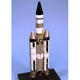 COHETE TITAN III c 1/100