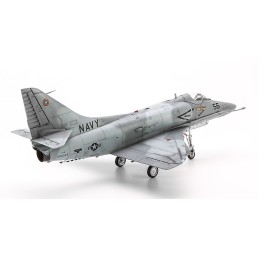 McDONNELL DOUGLAS A-4 E SKYHAWK "TOP GUN" -Escala 1/48- Hasegawa 07523